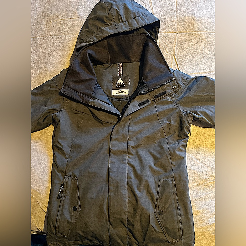 Burton Dryride Ski/Snowboarding Jacket (size s)